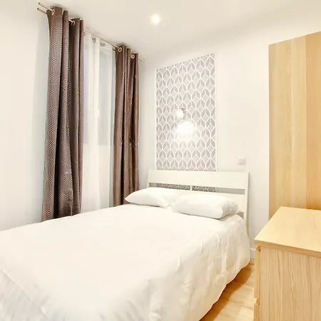 24 Luxury Parisian Montorgueil Apartment *